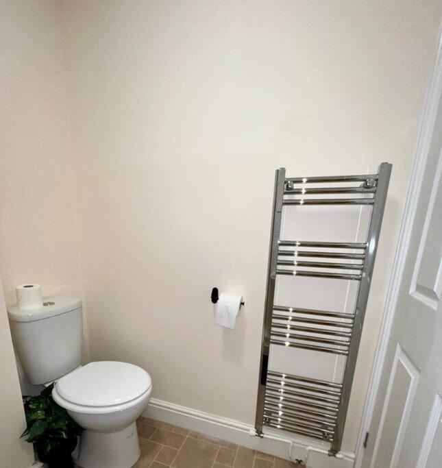 2 Bedroom Apartment With Balcony Oxford Bagian luar foto