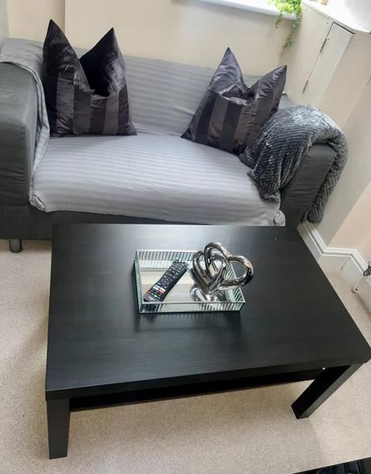 2 Bedroom Apartment With Balcony Oxford Bagian luar foto