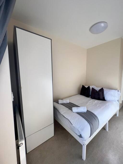 2 Bedroom Apartment With Balcony Oxford Bagian luar foto
